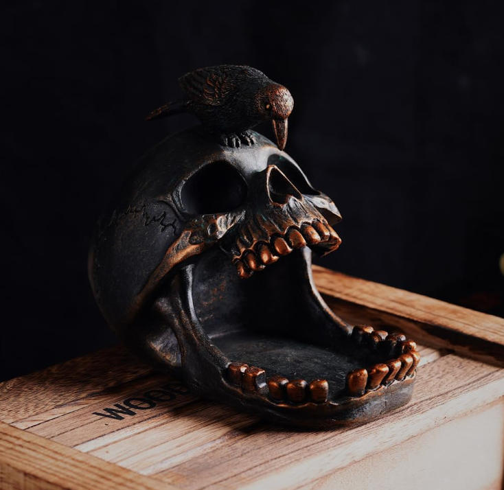 Skull Desktop Organizer & Ashtray – Multifunctional Resin Storage for Home, Office, and Bar