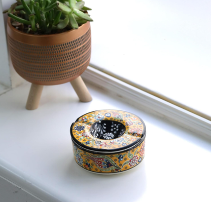 Handcrafted Decorative Jar with Windproof Lid – Elegant Home Storage & Gift Idea